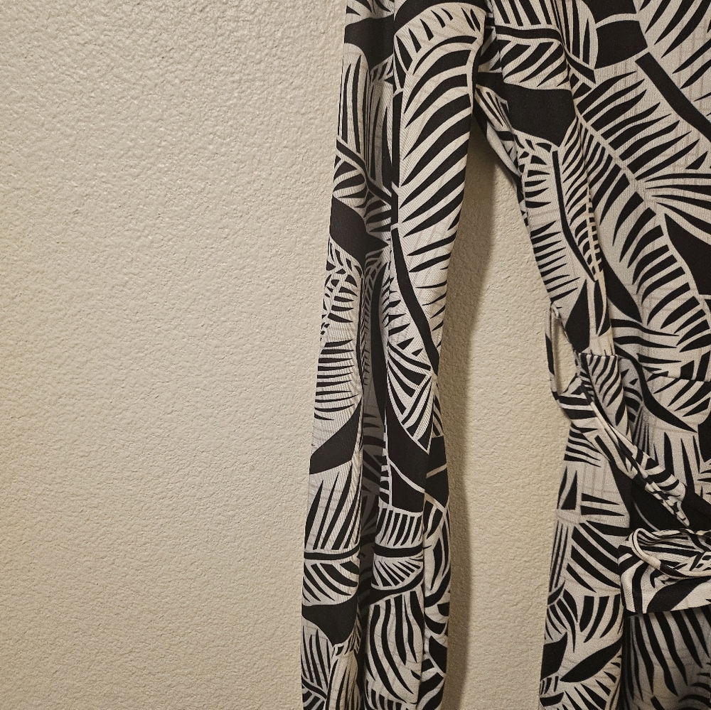 BOUTIQUE  JUMPSUIT BLACK/WHITE SIZE MEDIUM - Picture 4 of 5